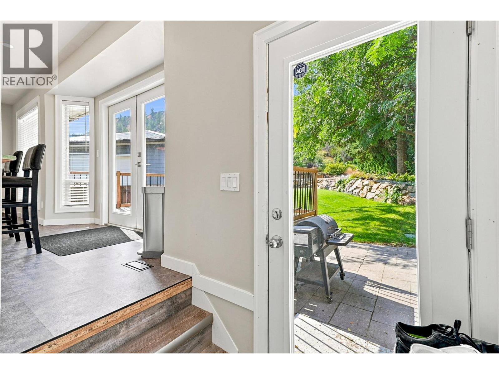 5543 DALLAS Drive - 19