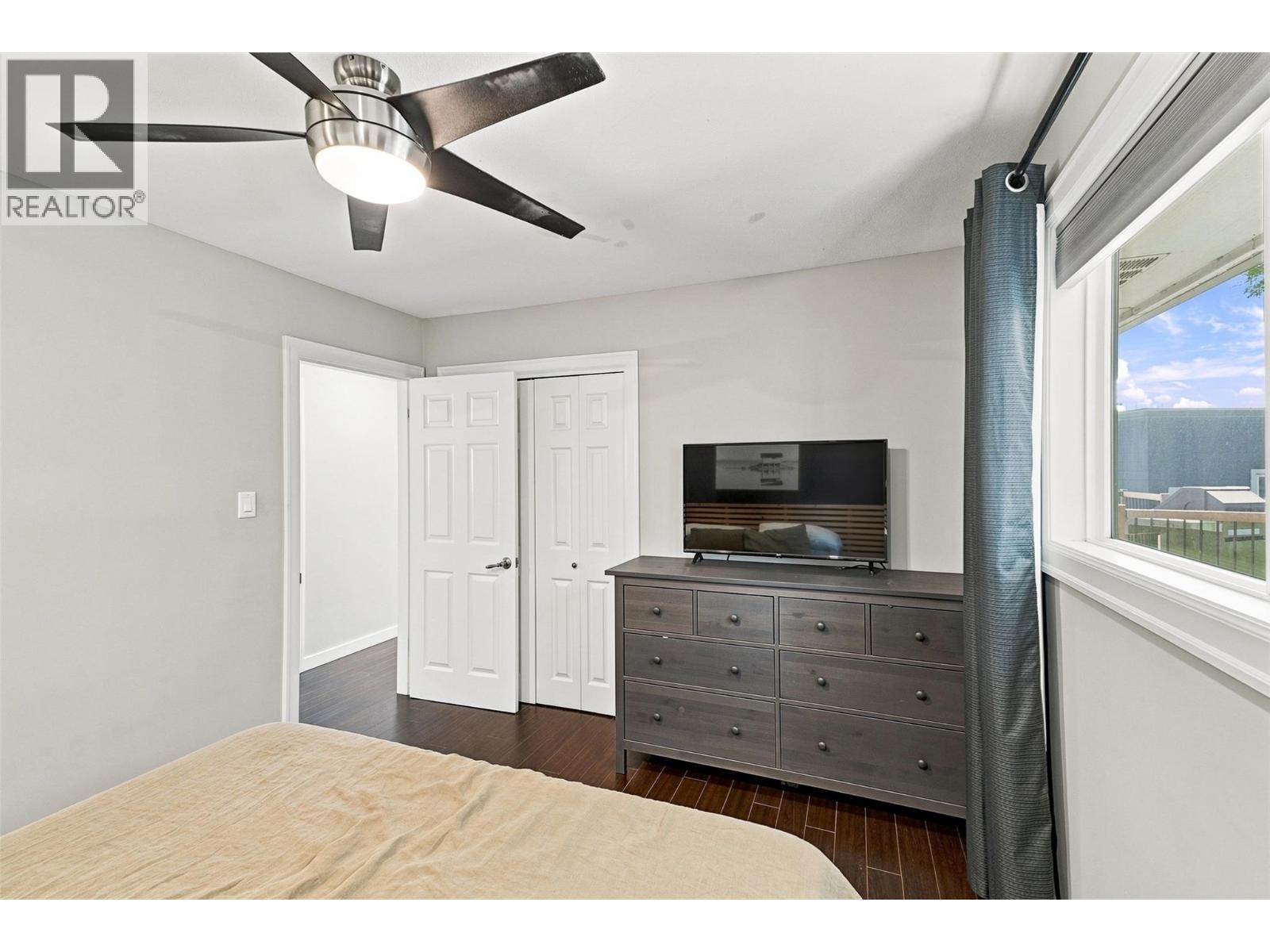 5543 DALLAS Drive - 22