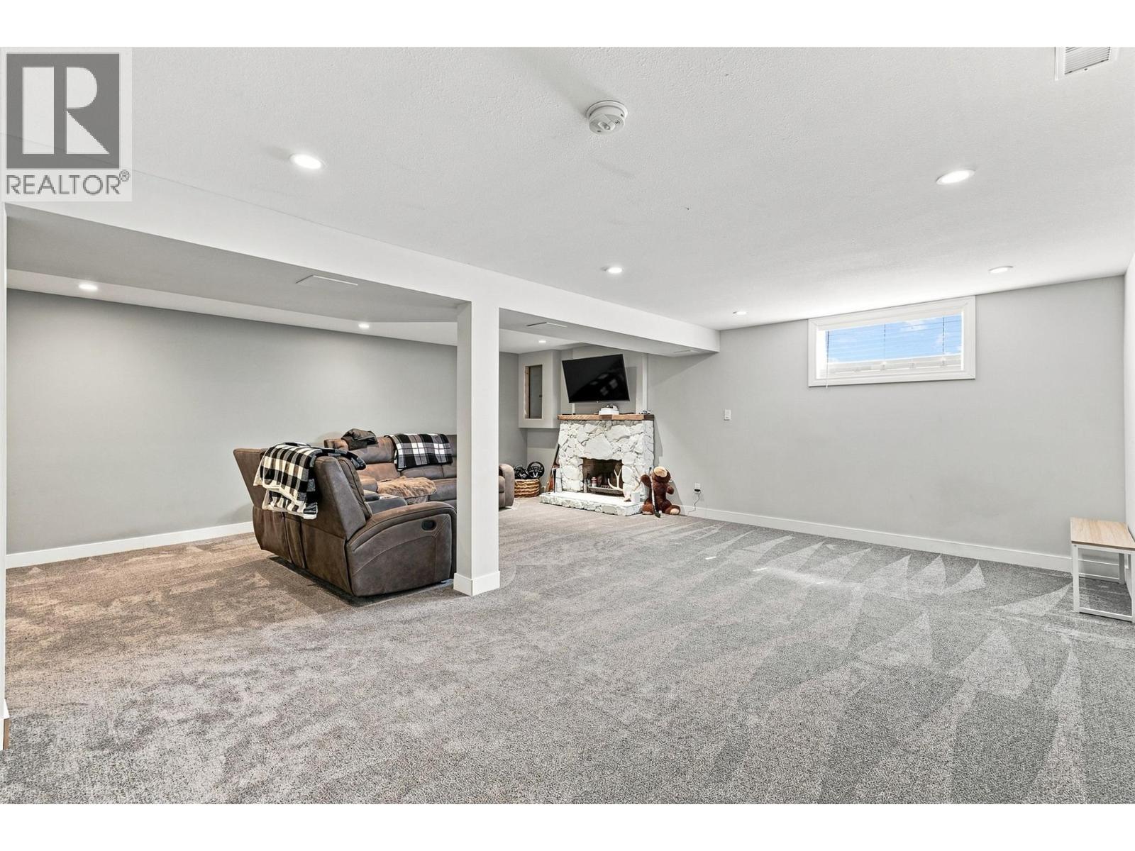 5543 DALLAS Drive - 32