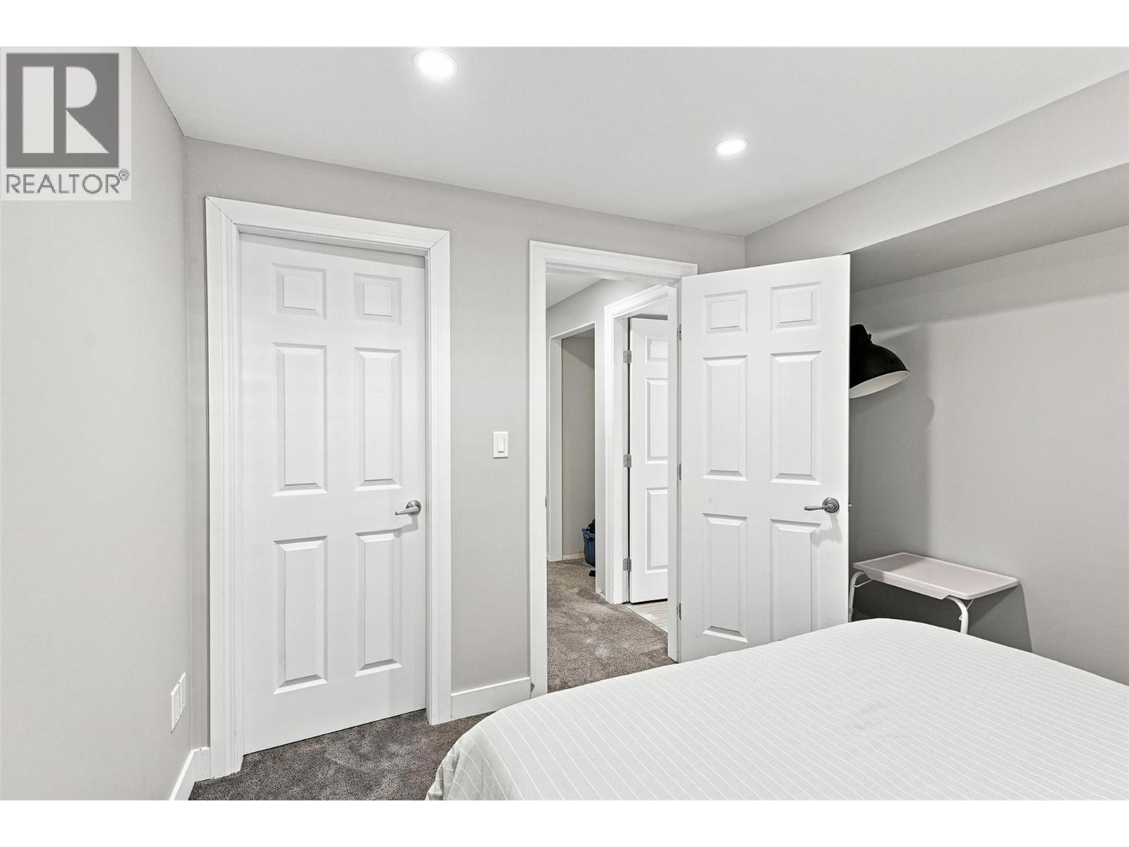 5543 DALLAS Drive - 35