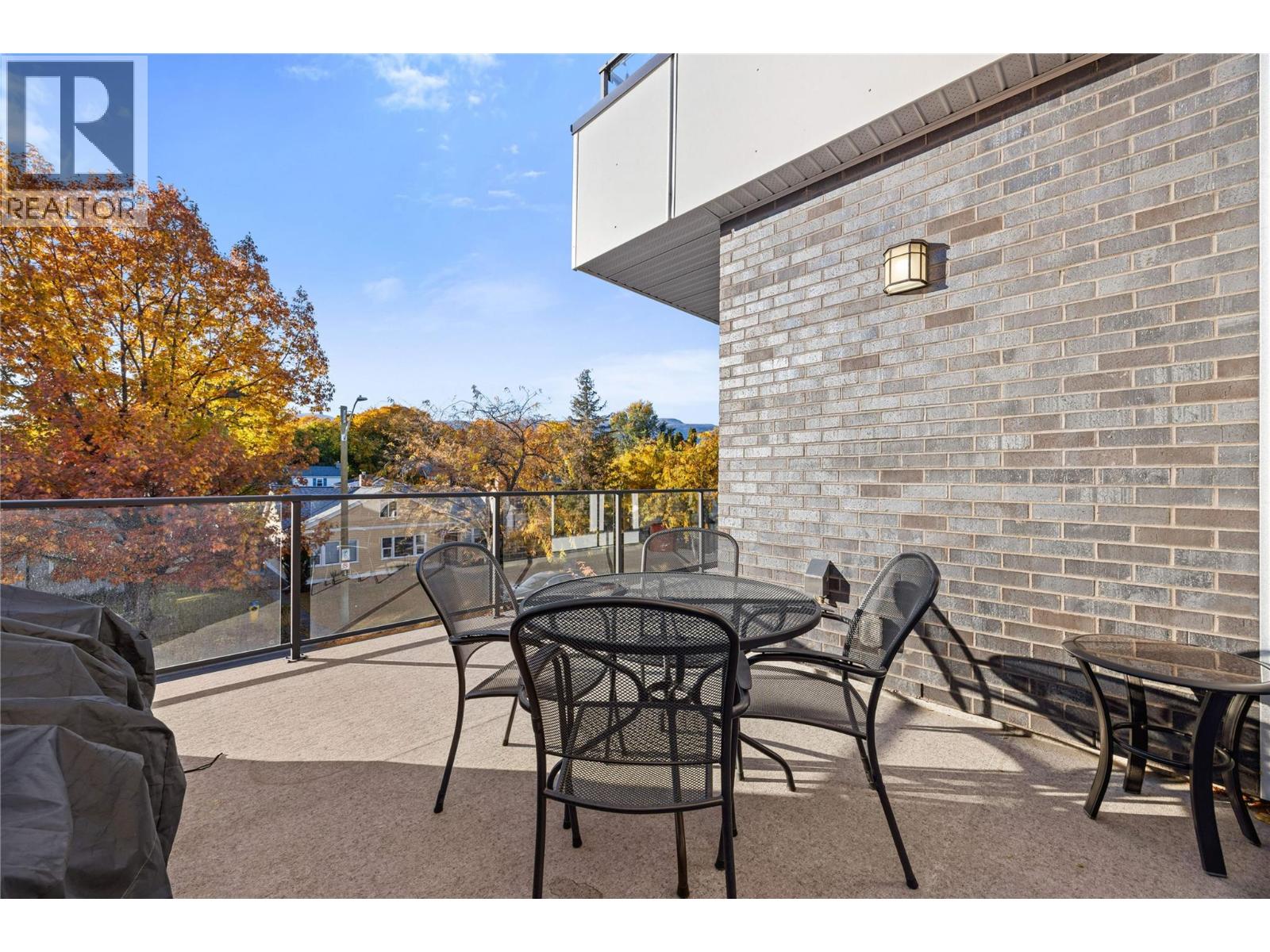 202 1883 Water Street, Kelowna