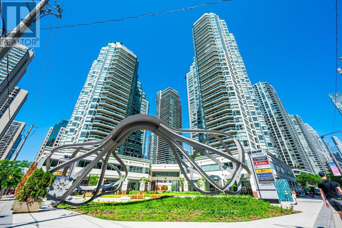Photo of 10 Queens Quay
