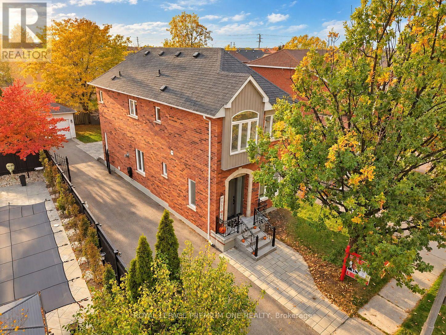 Photo of 2673 CASTLE HILL CRESCENT
