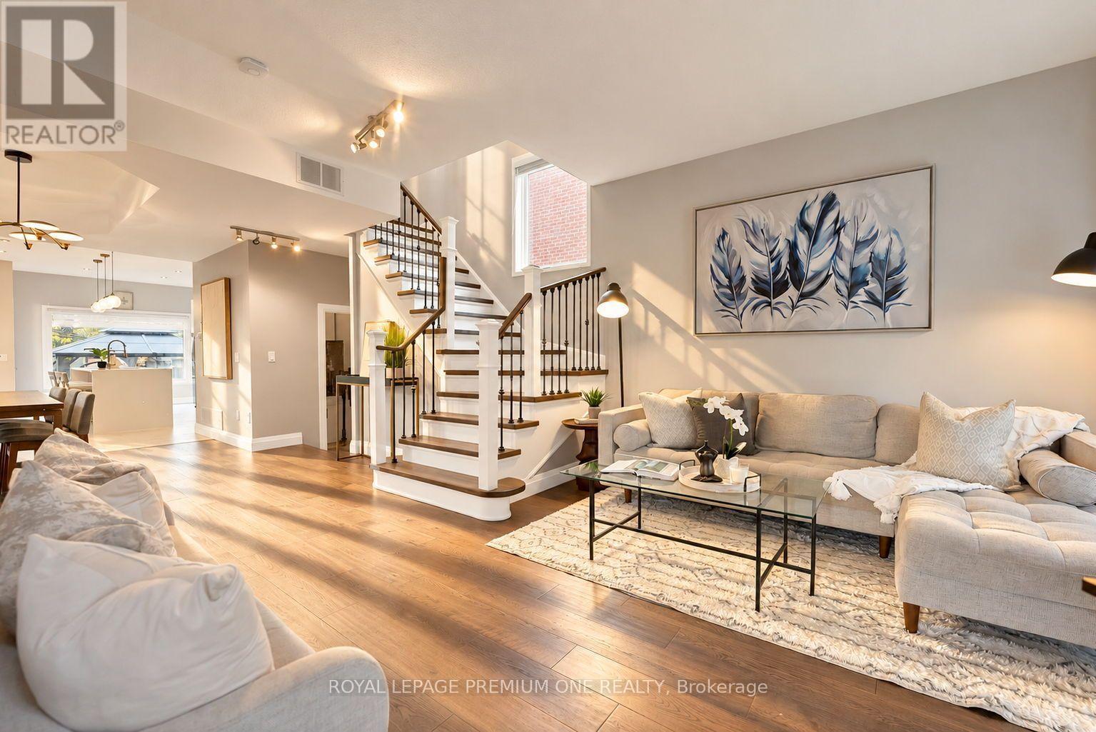 Photo of 2673 CASTLE HILL CRESCENT