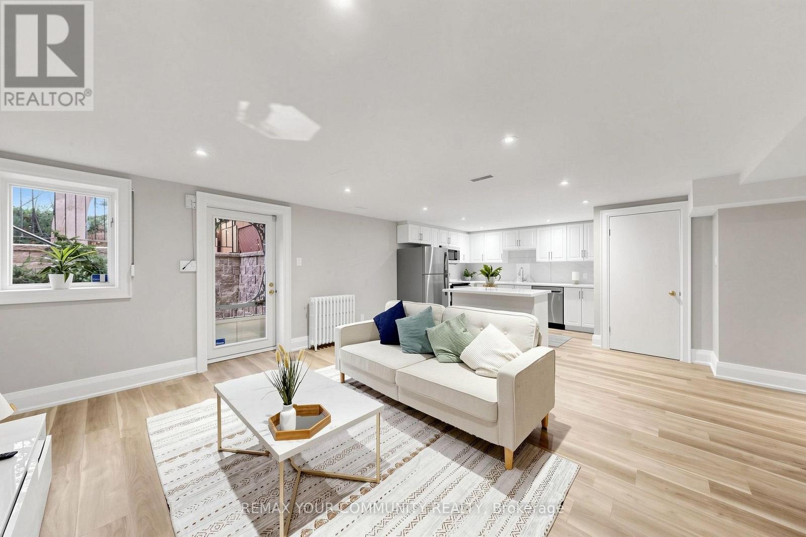 20 Grenadier Heights, Toronto, ON photo 29