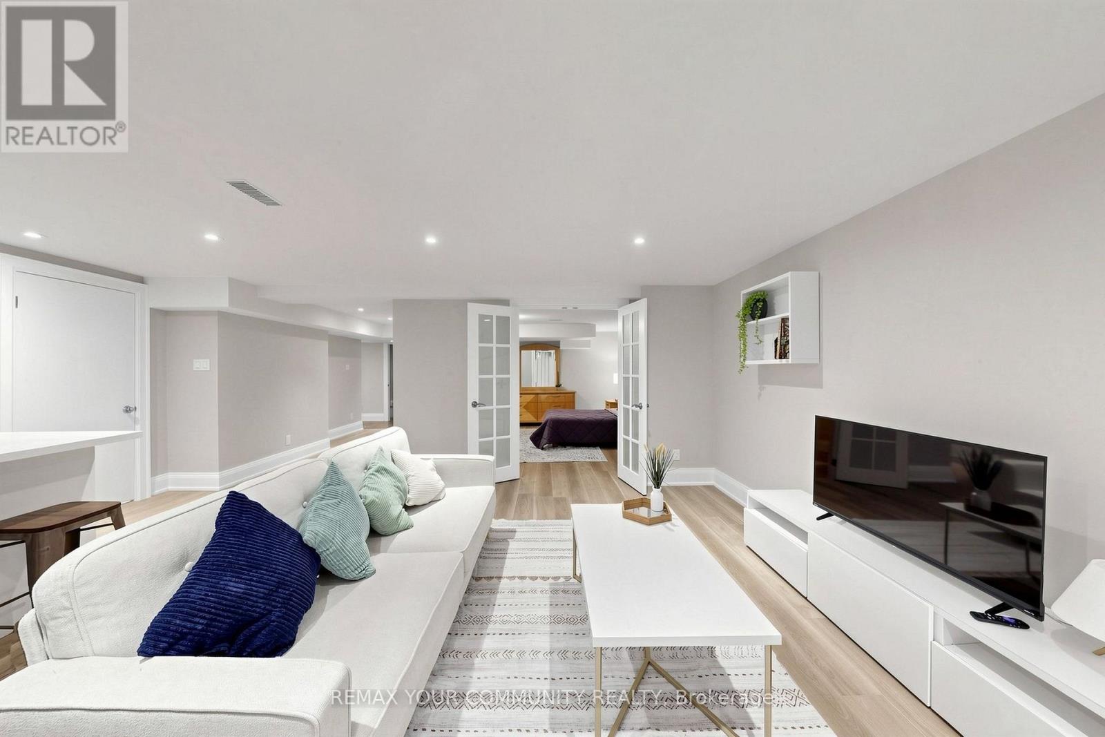20 Grenadier Heights, Toronto, ON photo 31