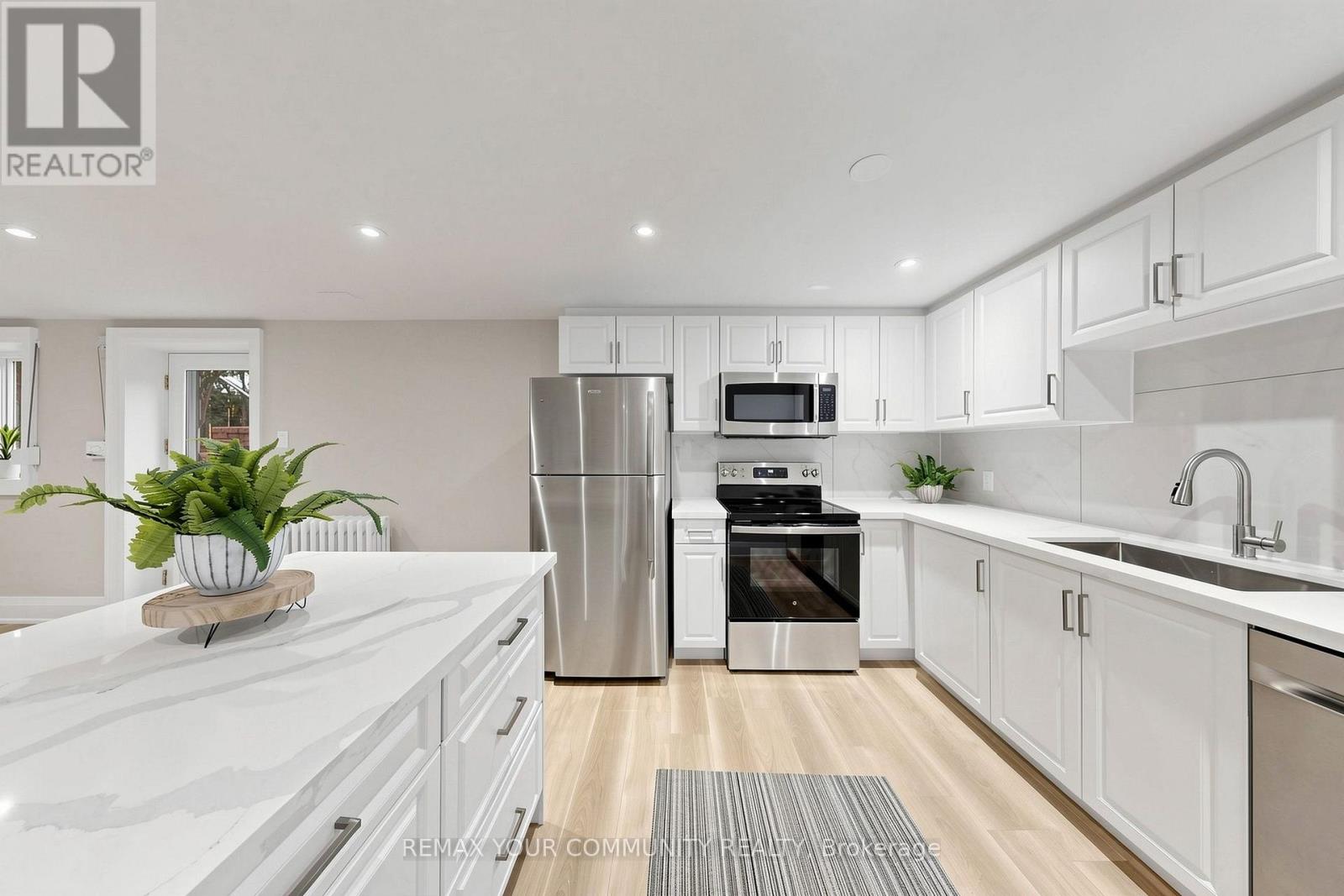 20 Grenadier Heights, Toronto, ON photo 32