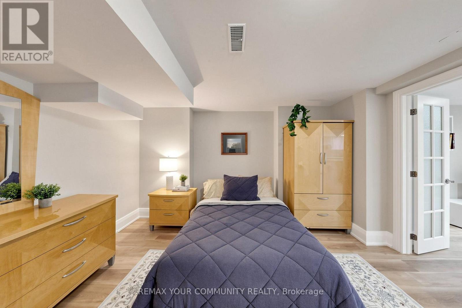 20 Grenadier Heights, Toronto, ON photo 36