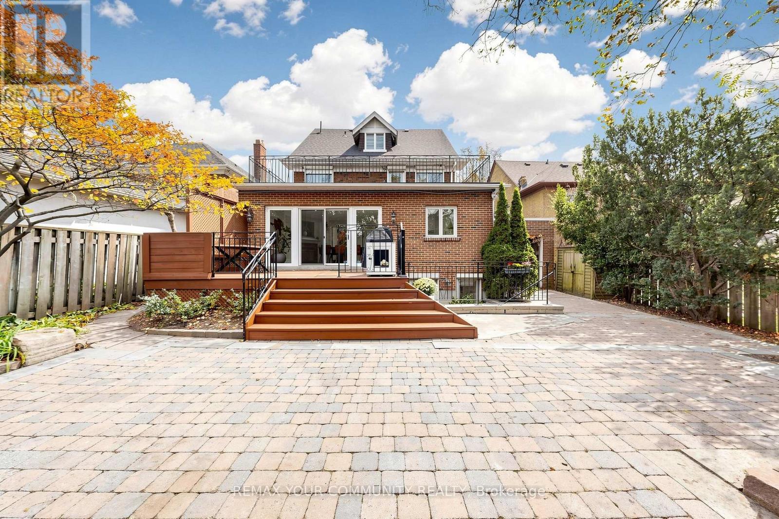 20 Grenadier Heights, Toronto, ON photo 42
