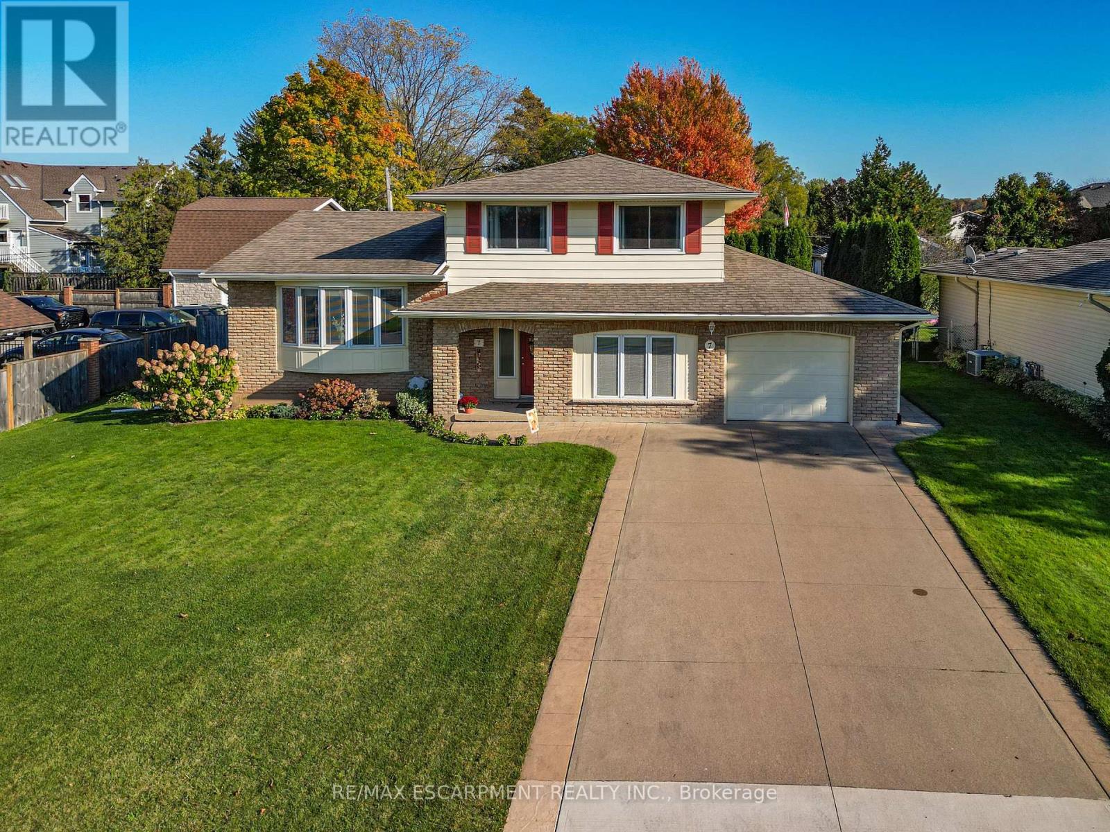 7 Governor's Road, Grimsby, ON photo 1