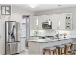 8 Goldenview Court, Hamilton, ON L8B0L2 Photo 9