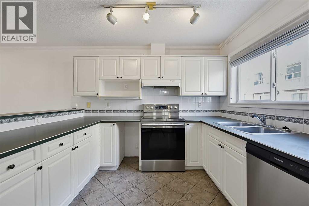 1215 15 Avenue SW, photo 11 of 26