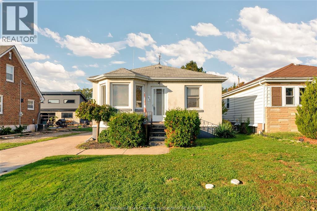 1915 OLIVE ROAD, Windsor