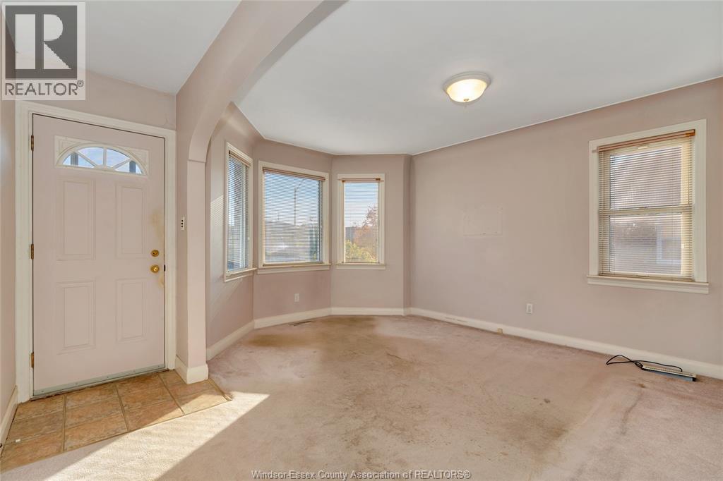 1915 OLIVE ROAD, Windsor — photo 2