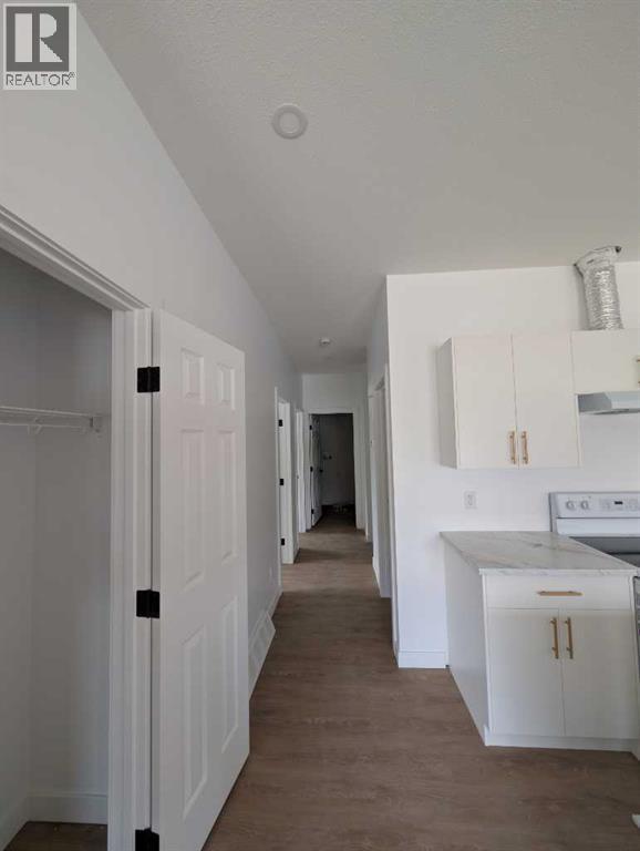2, 212 1 Avenue E, Brooks — photo 5