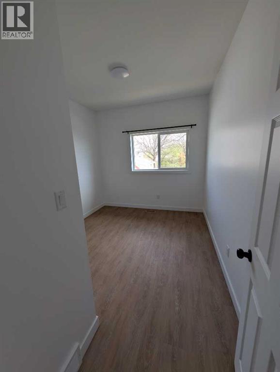 2, 212 1 Avenue E, Brooks — photo 6