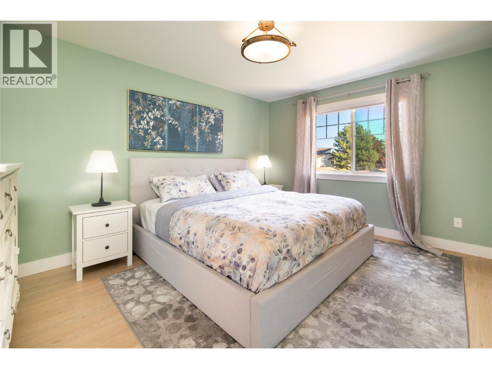 373 665 Cook Road, Kelowna