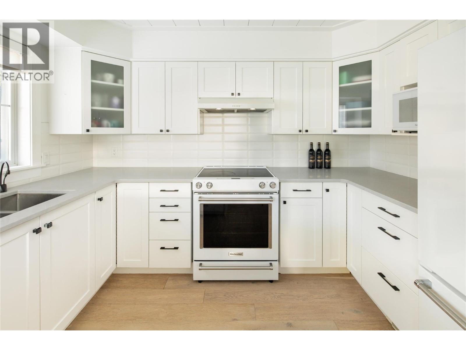 373 665 Cook Road, Kelowna