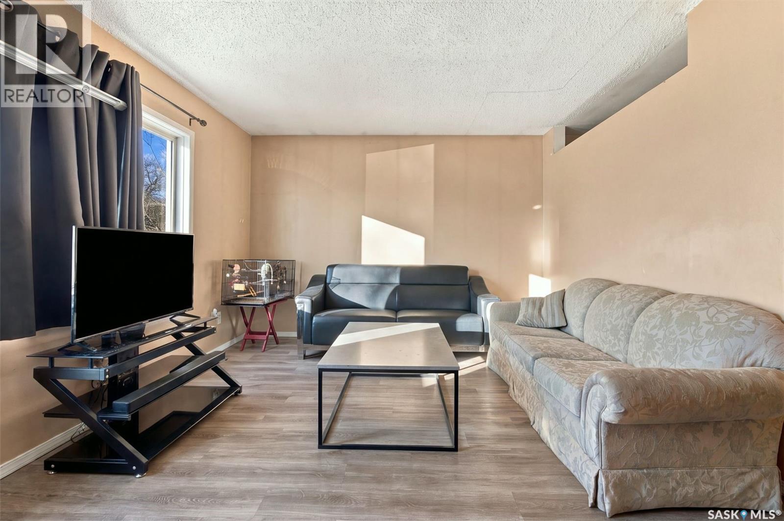 925 Montague STREET, Regina — photo 4