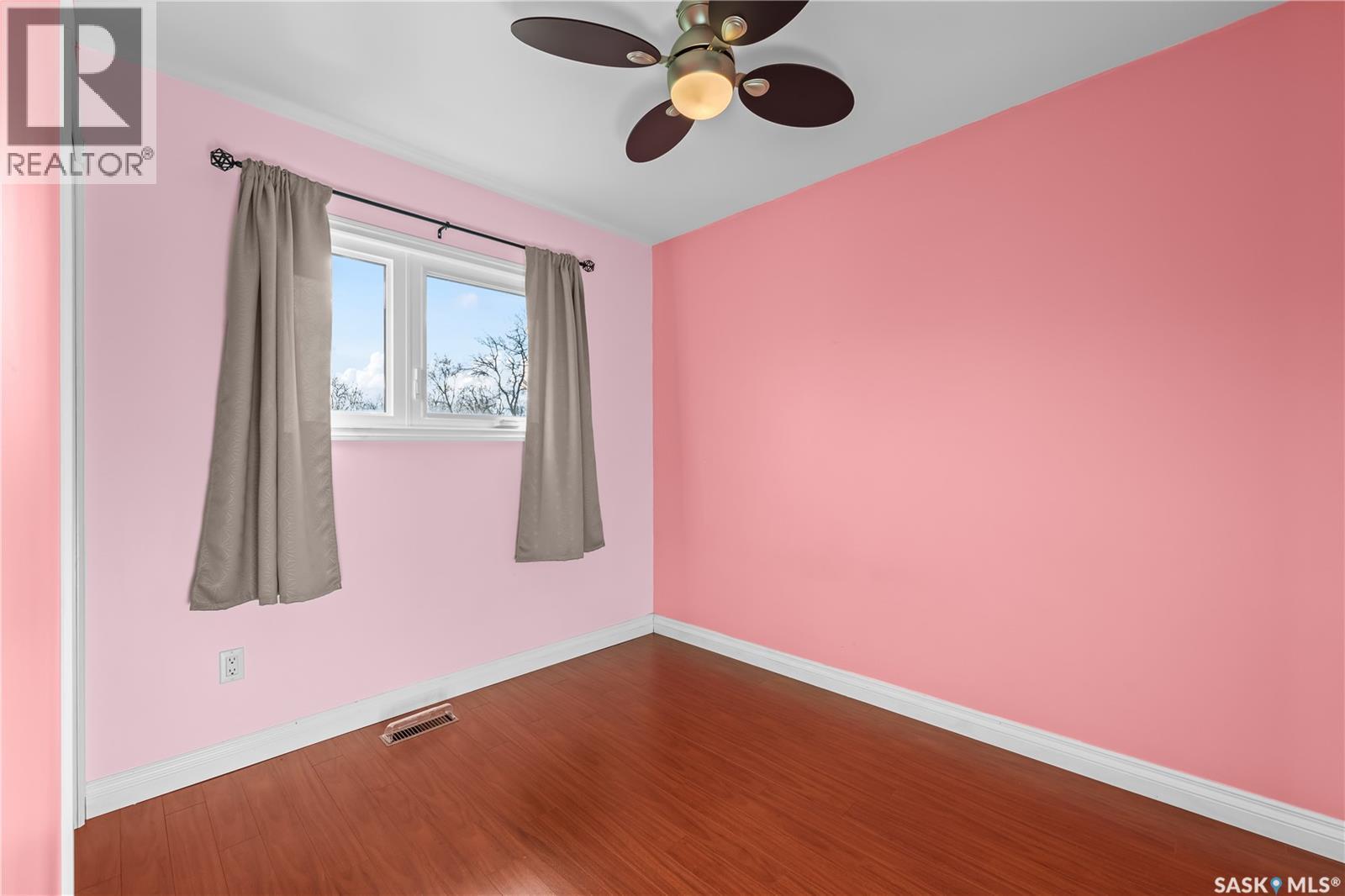 682 1st St N - Green Acres, Buckland Rm No. 491 — photo 17