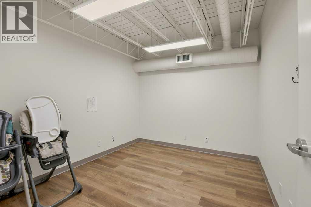 122 B, 5301 43 Street, Red Deer — property photo 8