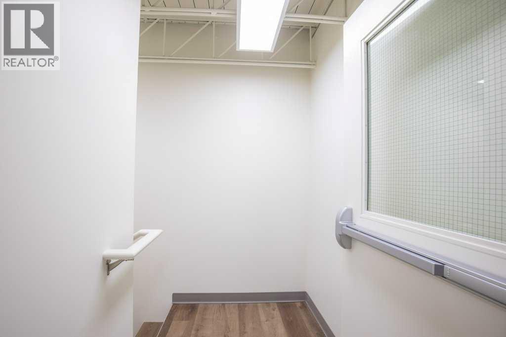 122 B, 5301 43 Street, Red Deer — property photo 18