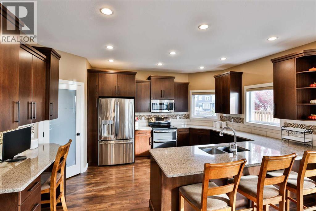 555 Devonia Road W, photo 9 of 49