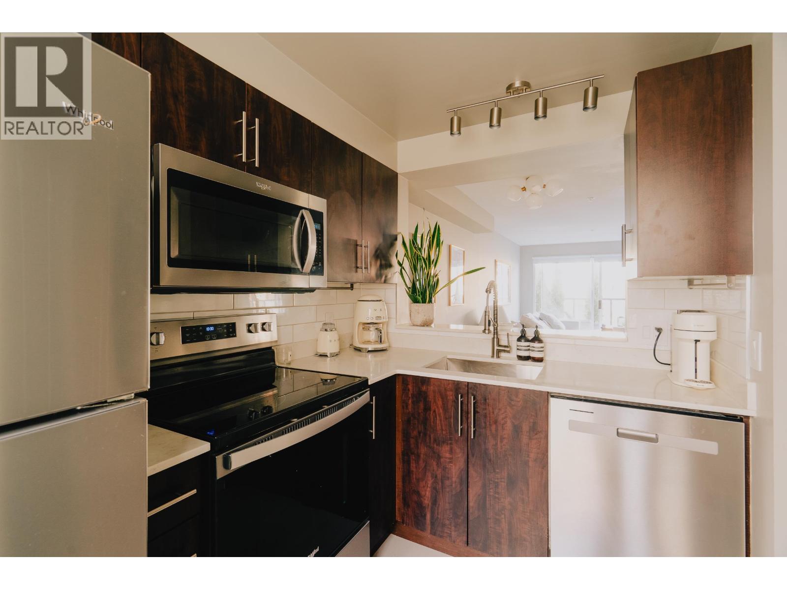 1 2880 W 4th Avenue, Vancouver — photo 14