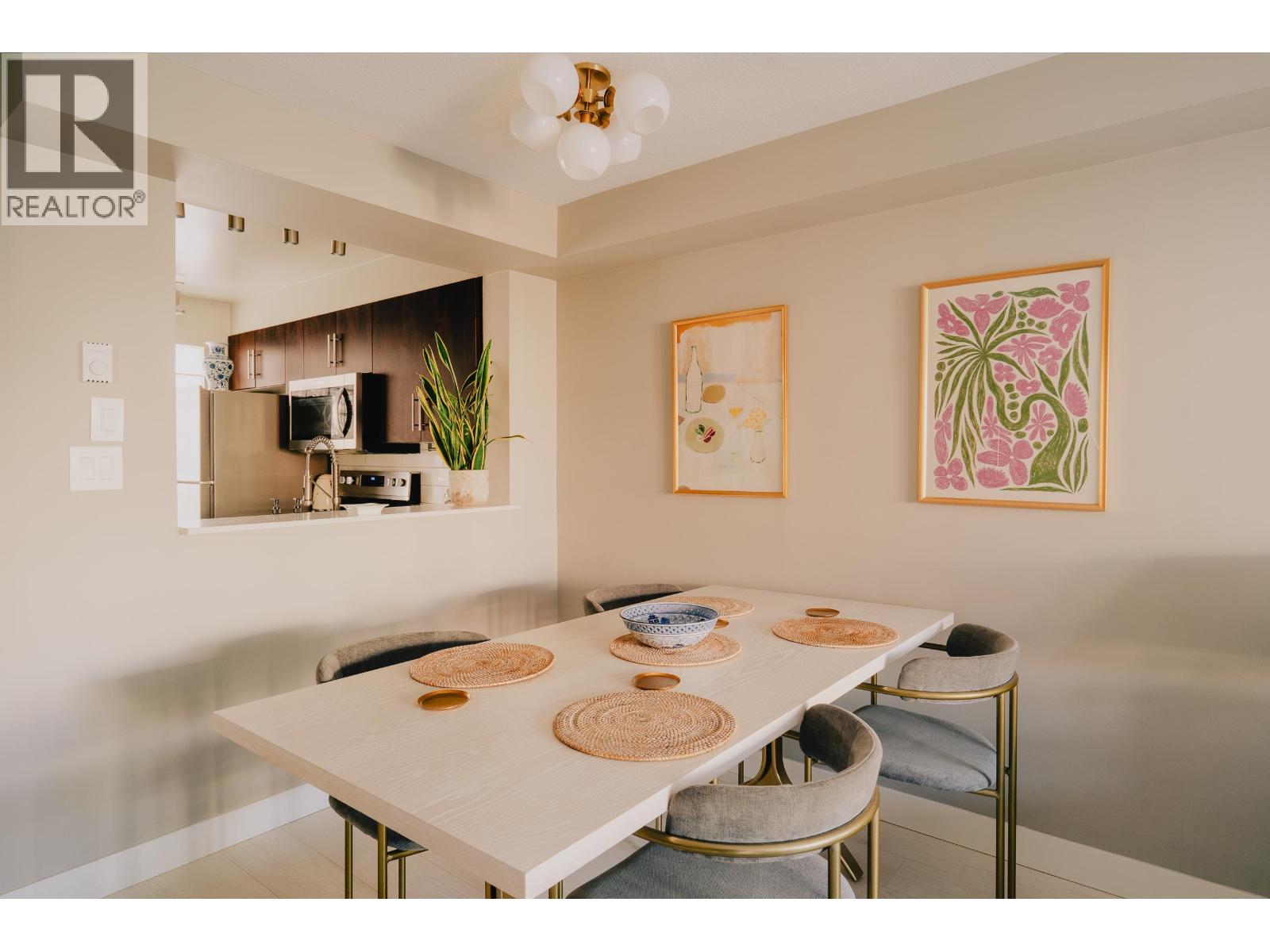 1 2880 W 4th Avenue, Vancouver — photo 11