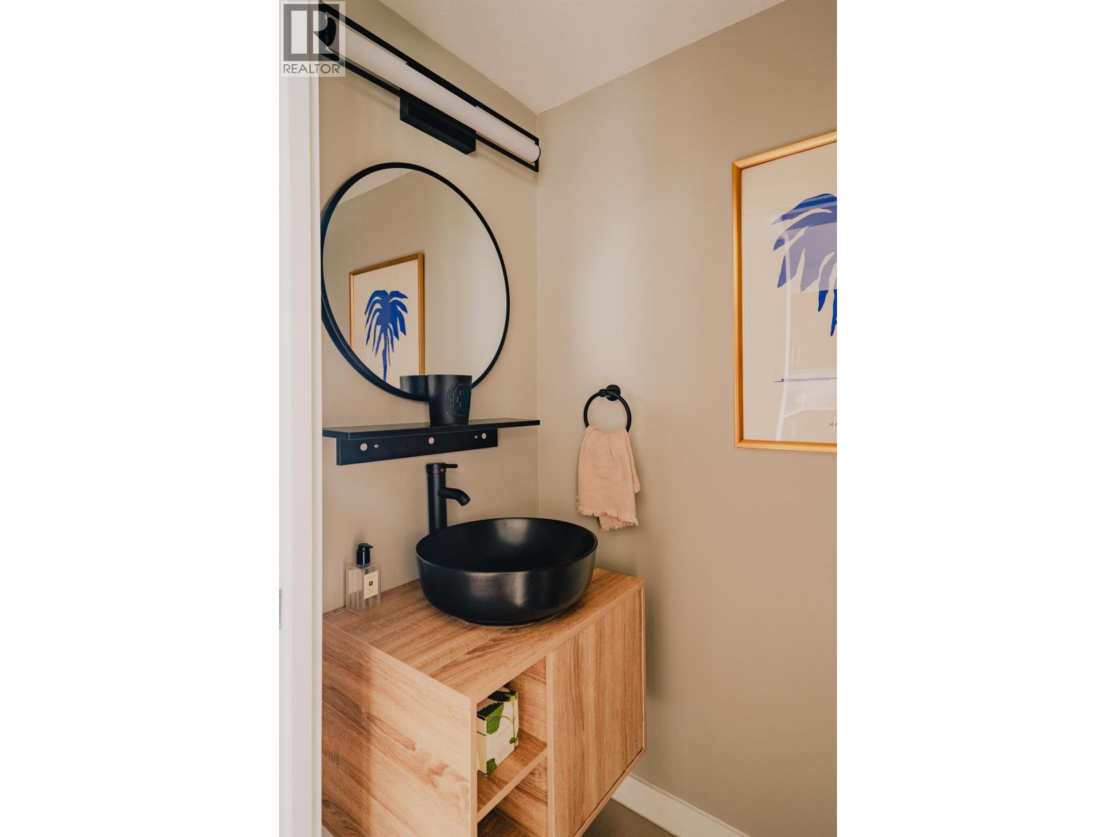 1 2880 W 4th Avenue, Vancouver — photo 16