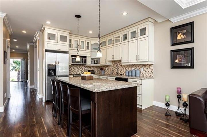 7213 190 Street, Surrey — photo 3