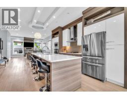 2417 25 Avenue NW, Calgary — photo 2