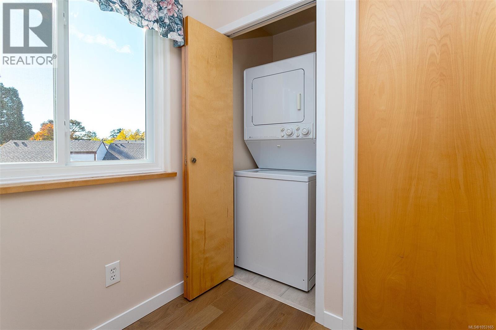  3150 Washington Avenue, Victoria
