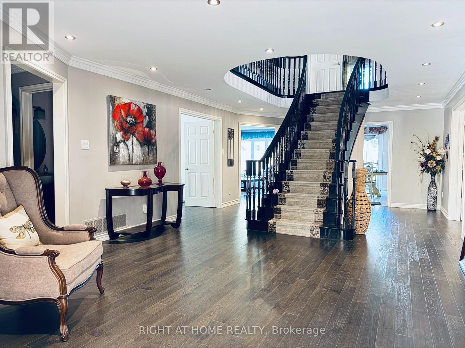 6 COWLES COURT, Richmond Hill (Mill Pond)