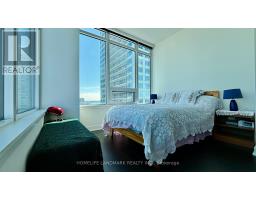 18 - 19 Bathurst Street, Toronto, ON M5V0N2 Photo 18