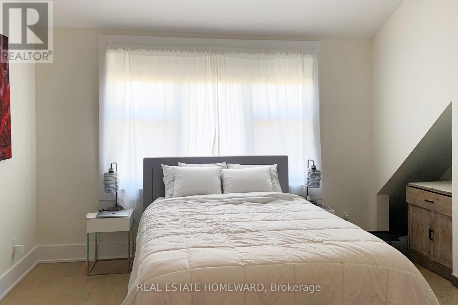 31 WOODROW AVENUE - 18