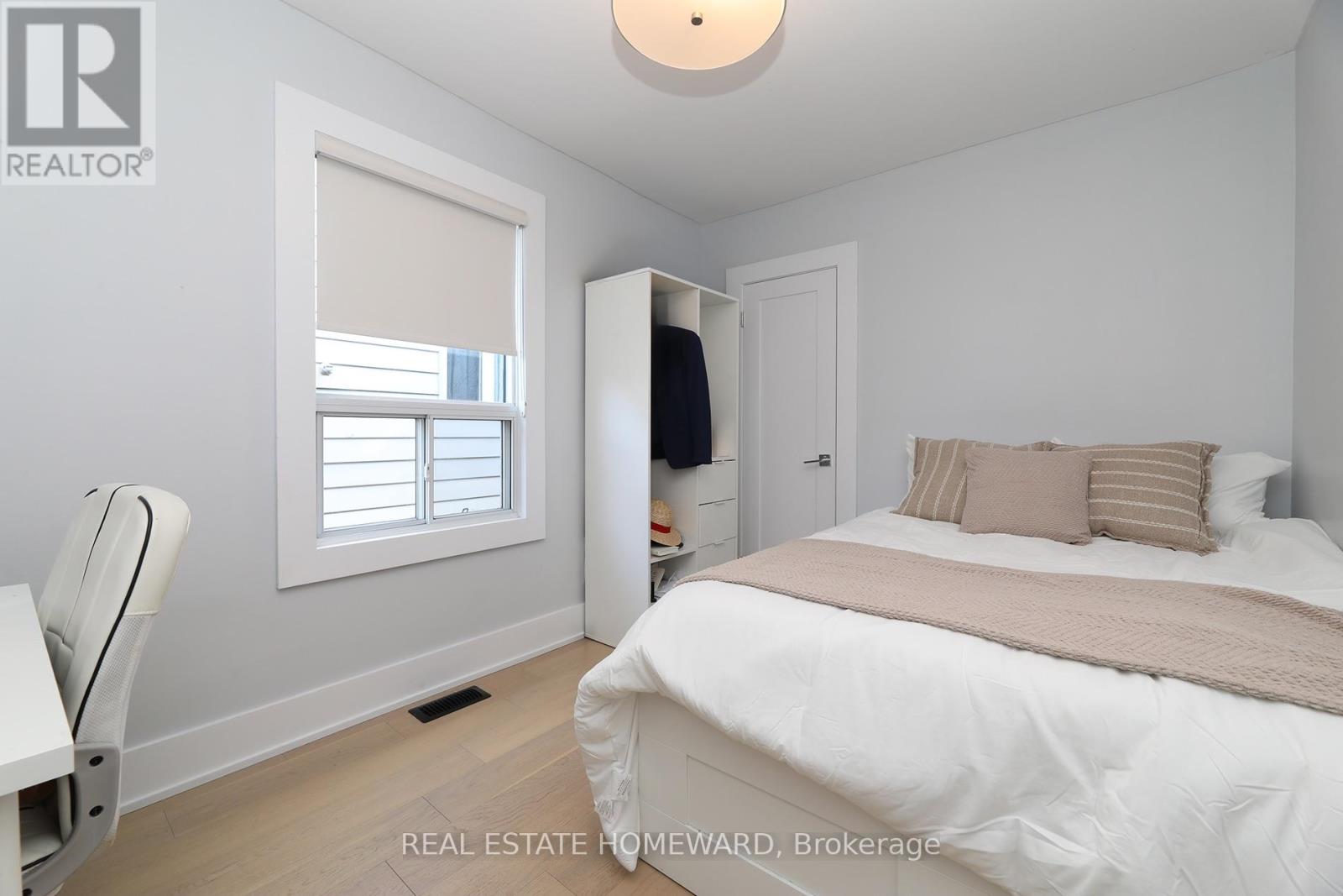31 WOODROW AVENUE - 24