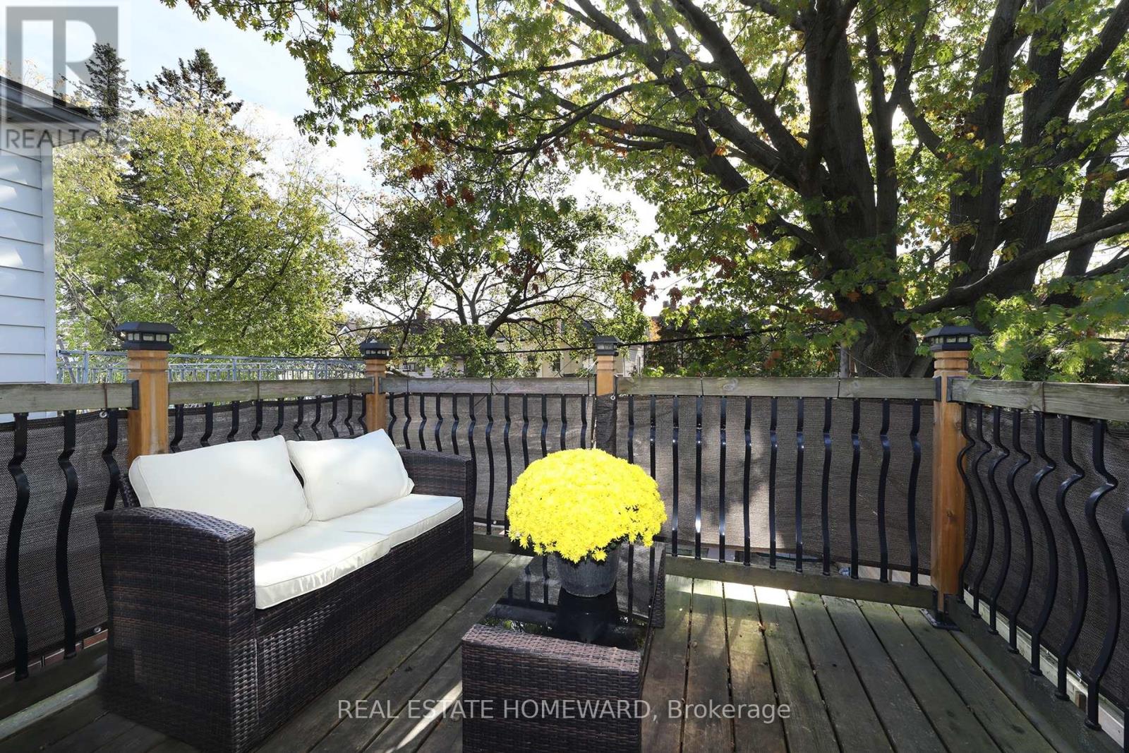31 WOODROW AVENUE - 26
