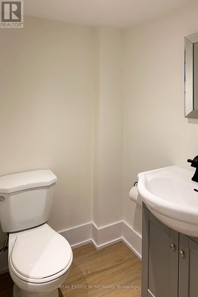 31 WOODROW AVENUE - 36