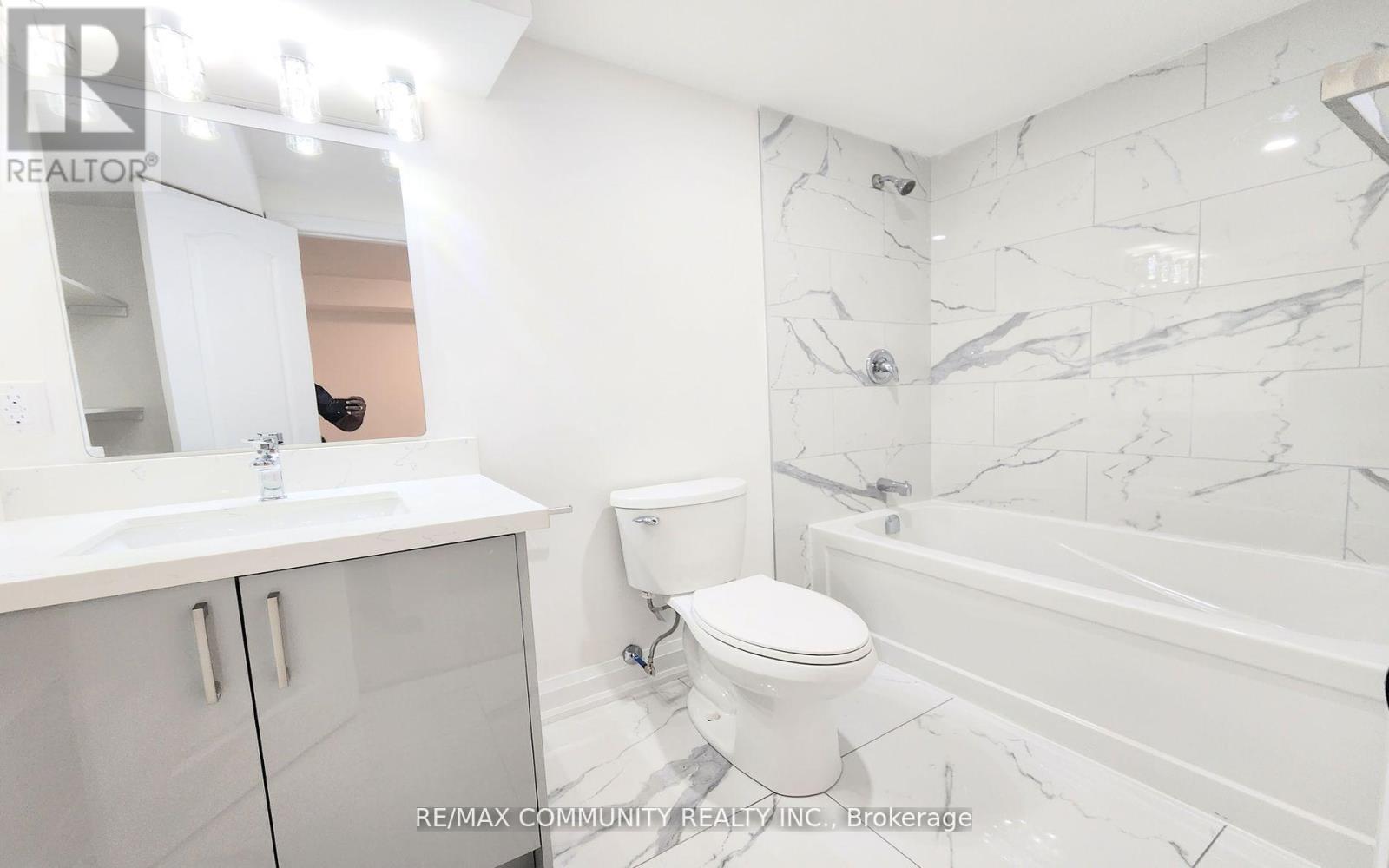 Bsmt- 2 Crows Nest Lane, Clarington, ON photo 12