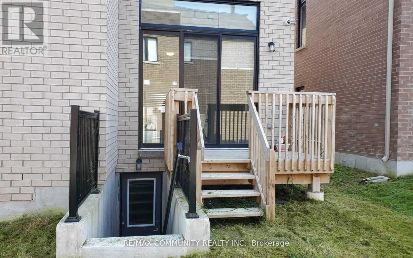 Bsmt- 2 Crows Nest Lane, Clarington, ON photo 2
