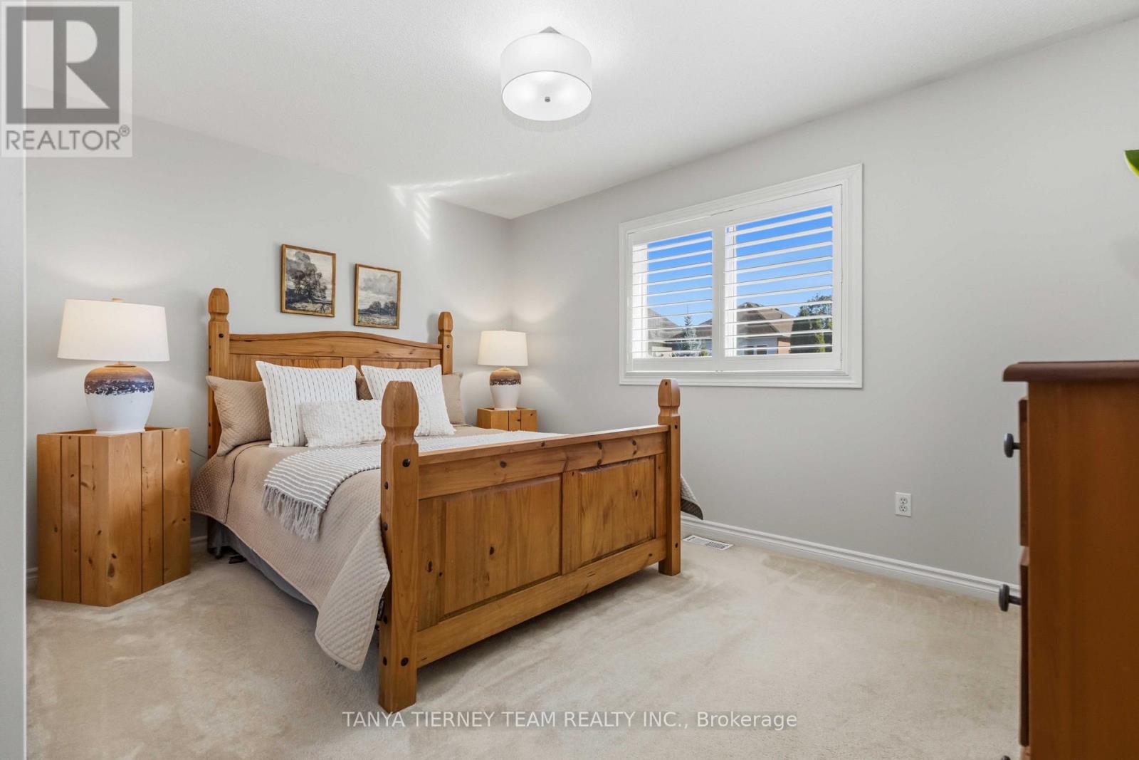 28 Castle Green Drive, Whitby, ON photo 29