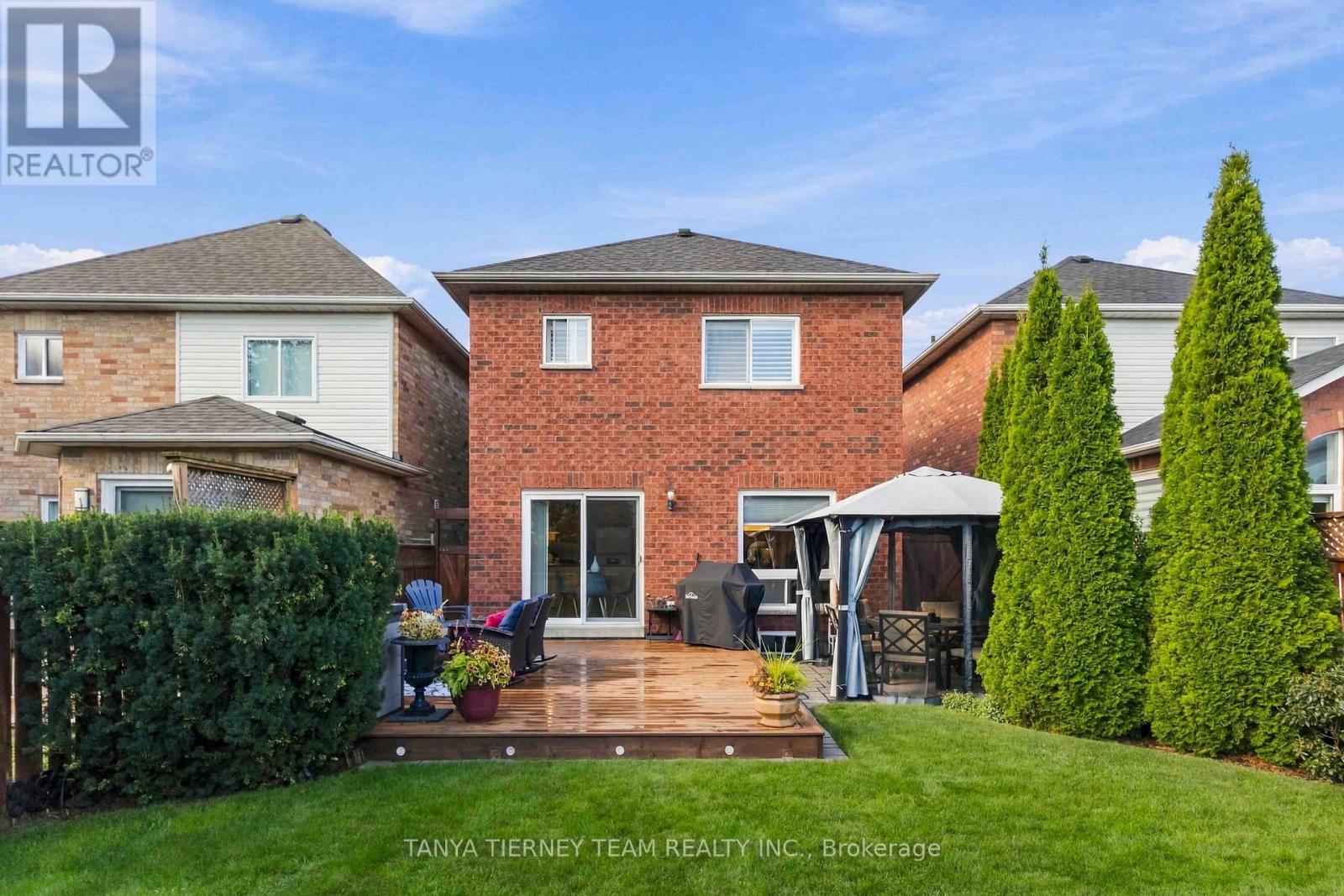 28 Castle Green Drive, Whitby, ON photo 45