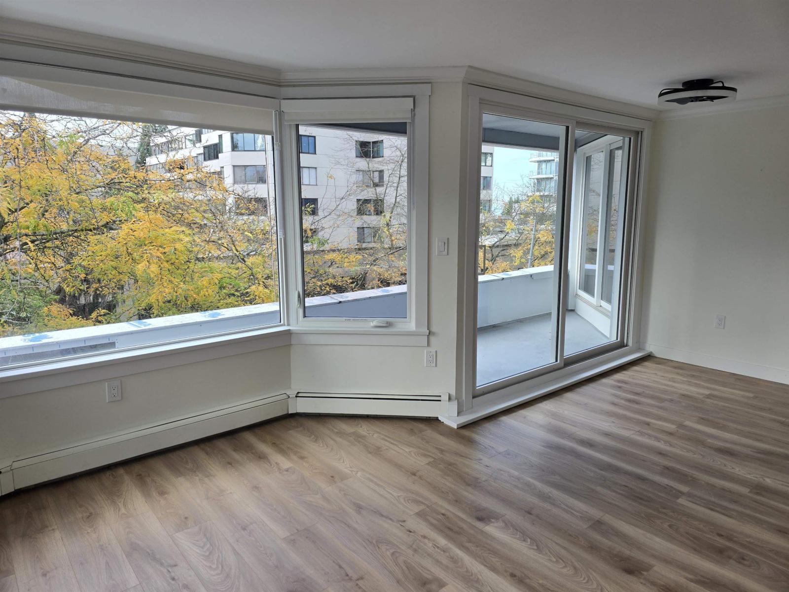 309 15111 Russell Avenue, White Rock — photo 4