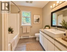 1304 Kearton Road, Gibsons, BC V0N1V4 Photo 16