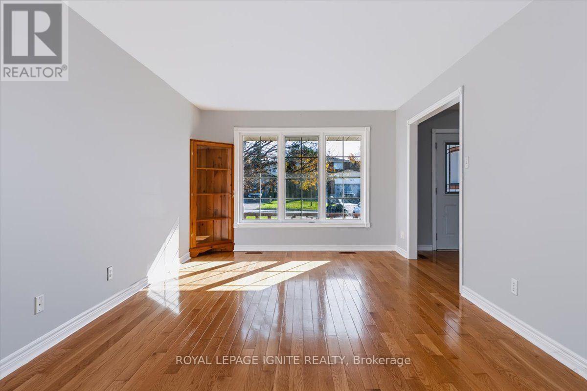 542 Grove Street, Barrie photo 3