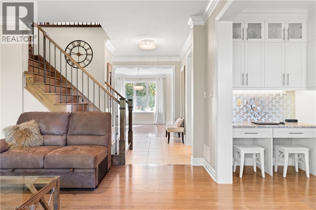 296 FALLING GREEN Crescent, Kitchener — photo 8