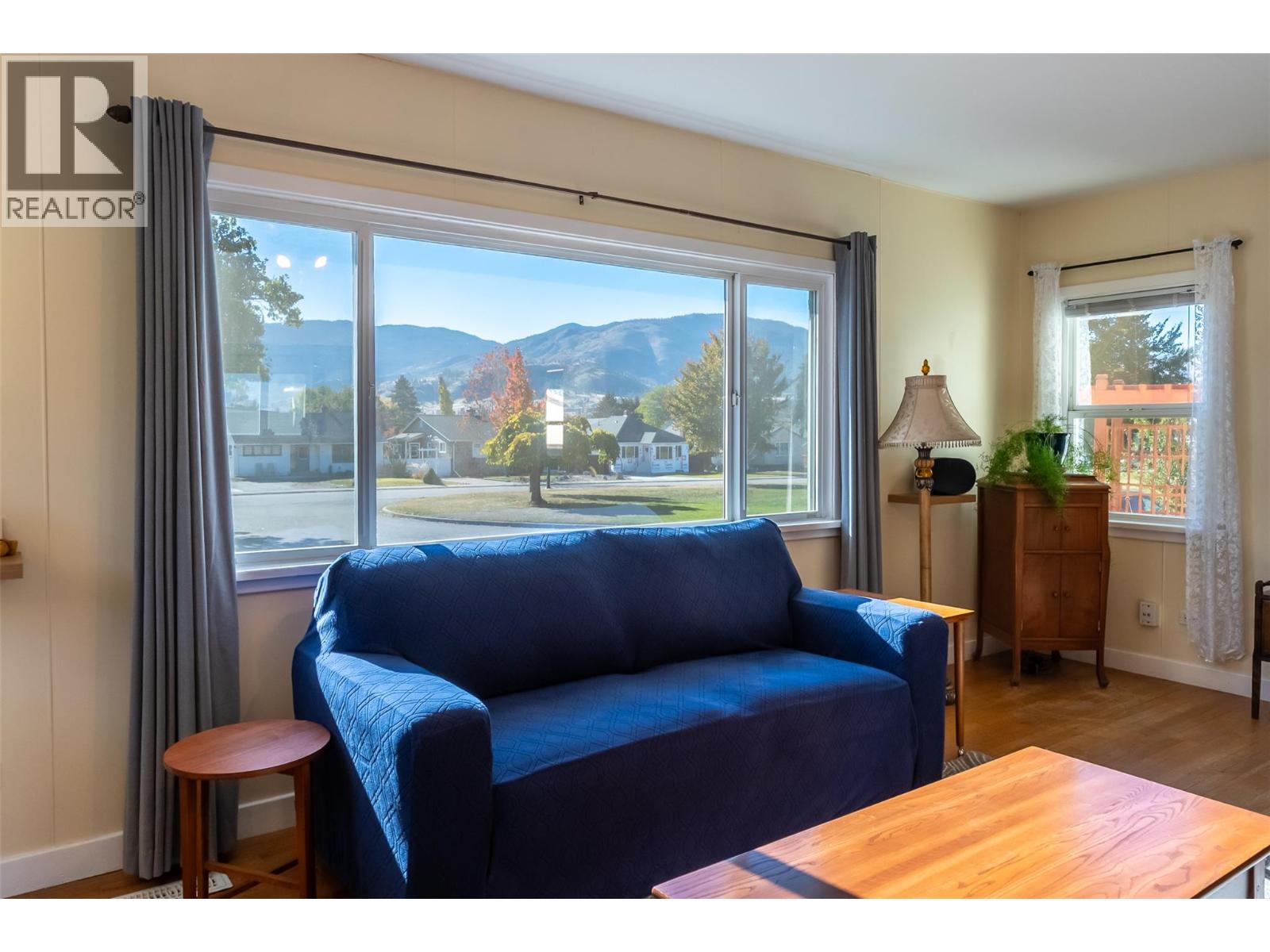215 Windsor Avenue, Penticton