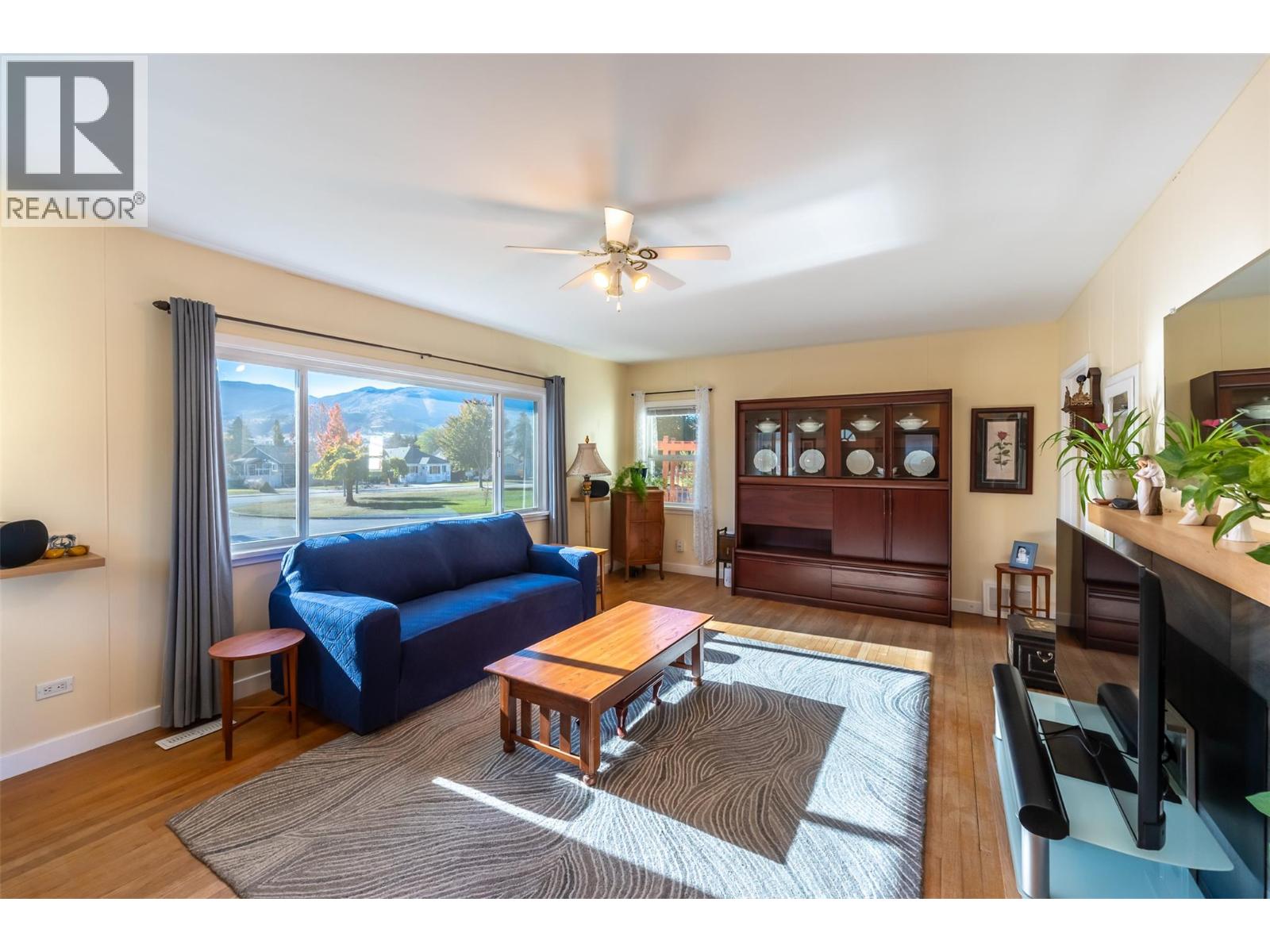 215 Windsor Avenue, Penticton