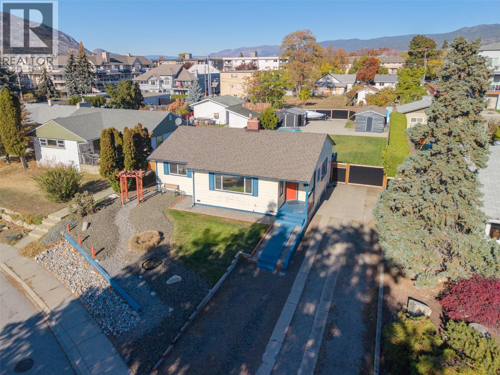 215 Windsor Avenue, Penticton